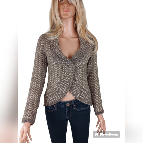 Snap front closure, v-neck cardigan sweater - Picture 3 of 10